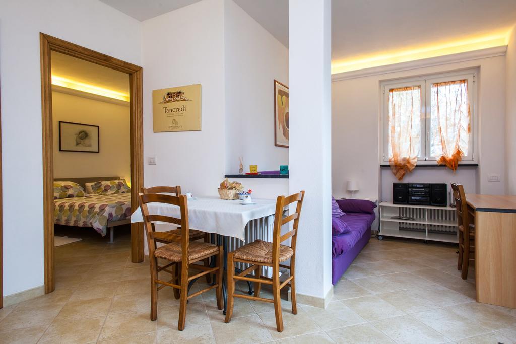Agri Bed - L'Affittacamere In Collina - Guest Room On The Hill ลาวาญา ภายนอก รูปภาพ