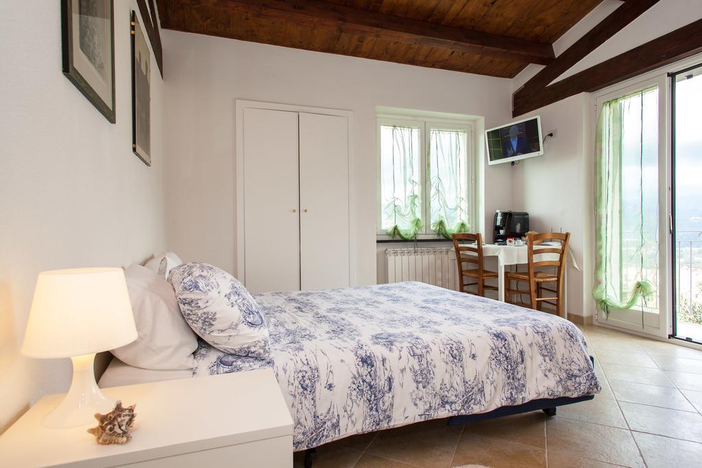 Agri Bed - L'Affittacamere In Collina - Guest Room On The Hill ลาวาญา ภายนอก รูปภาพ